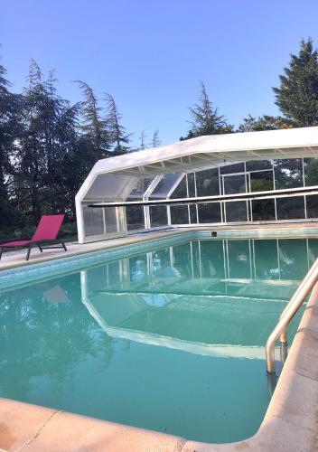 Gîte Ardéchois avec piscine et vue imprenable