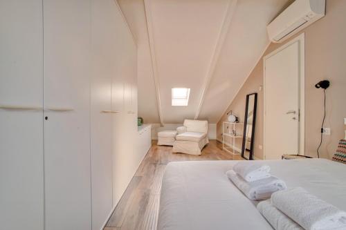 Just Urban Stays - Exclusive Duomo View Penthouse - 5 Min to M4 Dateo