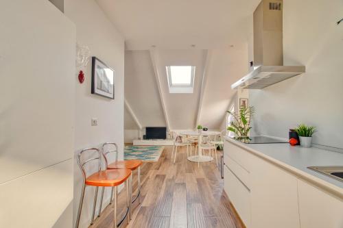Just Urban Stays - Exclusive Duomo View Penthouse - 5 Min to M4 Dateo