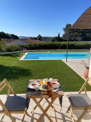 AU COIN DES LUQUETTES