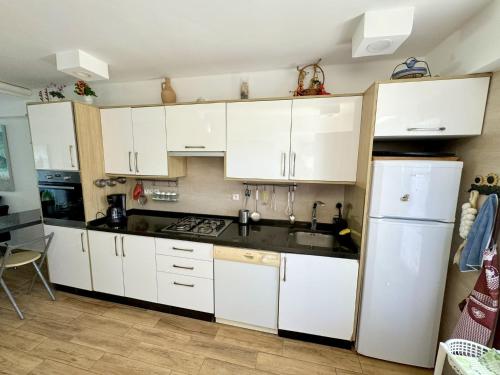 Kuchyň nebo kuchyňský kout v ubytování Excelent Chalet Triplex in Kasr Rimal-Kabila Tetouan