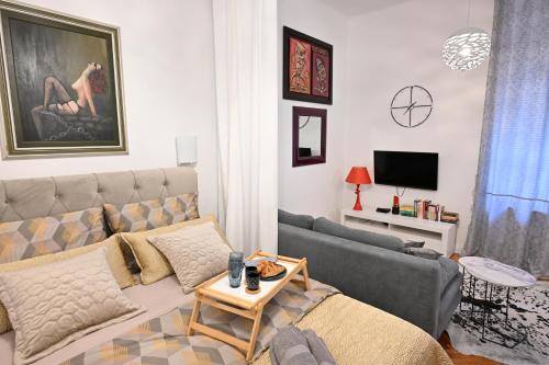 Simply Red Apartment