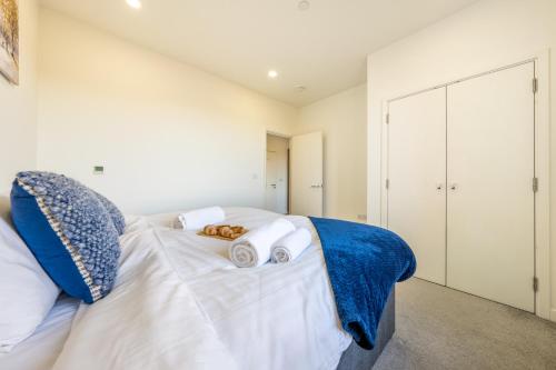מיטה או מיטות בחדר ב-Luxury 1 Bedroom serviced apartment with Roof terrace & Gym
