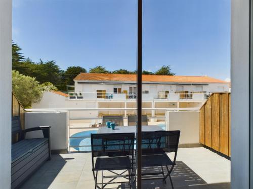 400m de la plage, appartement avec piscine