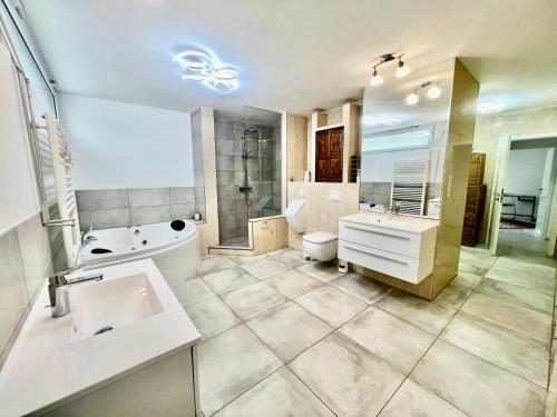 Ένα μπάνιο στο Villa Plesse