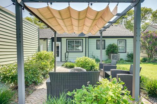 Κήπος έξω από το Milwaukee Home with Serene Patio and Backyard Garden!