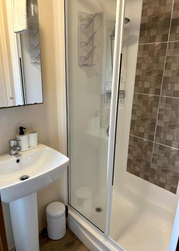 Ένα μπάνιο στο Static Caravan Hoburne Devon Bay