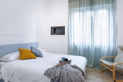 HOST4U - GOLFO ARANCI, Beautiful Apartment in Milan