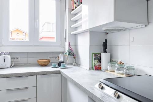 HOST4U - GOLFO ARANCI, Beautiful Apartment in Milan