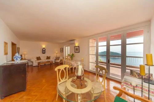Villa Sofia - Amazing Views - "10 min walk from main beach and old town"