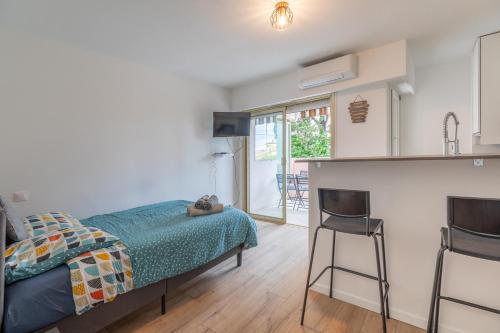 Studio avec terrasse vue jardin