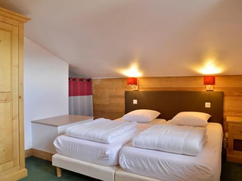Appartement duplex 6 pers · Ski aux pieds · Piscine chauffée · Animaux admis