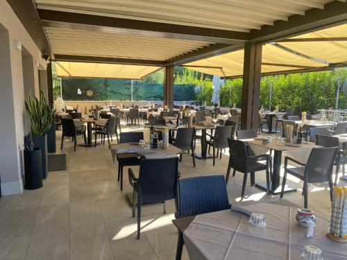 Restaurace v ubytování Albergo AQUILA