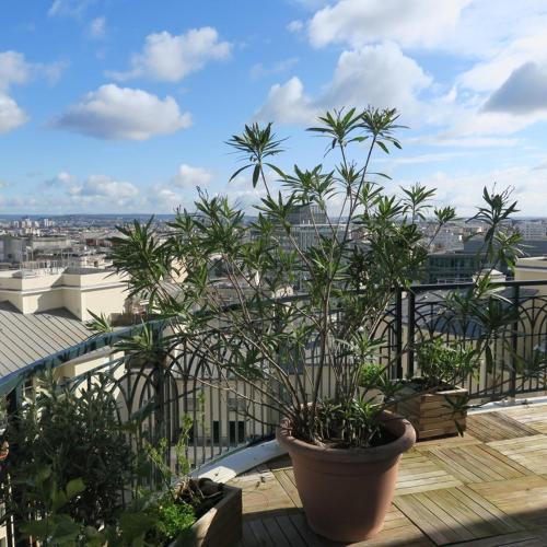 Paris La Défense à 15min Champs Elysées - 140m2 avec terrasse 31m2 au dernier étage