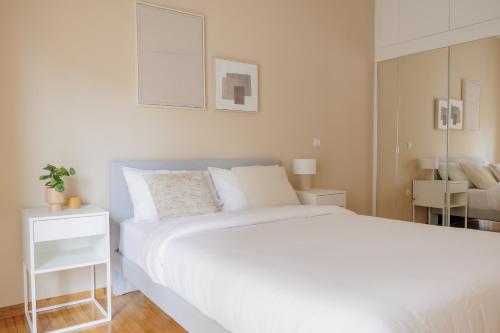 Modern 2BDR Apt - 2' to Metro - Direct to Acropolis