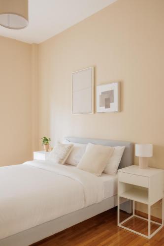 Modern 2BDR Apt - 2' to Metro - Direct to Acropolis