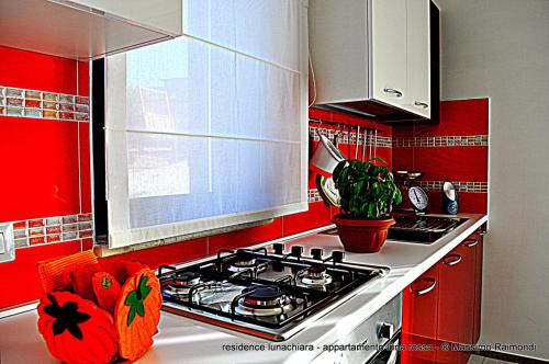 Luna Chiara Residenceにあるキッチンまたは簡易キッチン