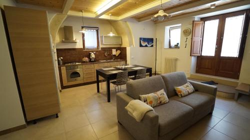 Dapur atau dapur kecil di La Casa Dei Nonni