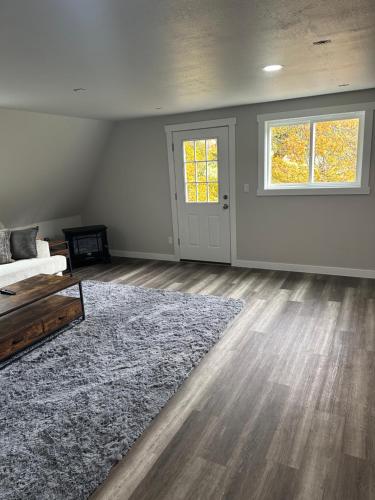 Postel nebo postele na pokoji v ubytování Off Grid Luxury - Unit A