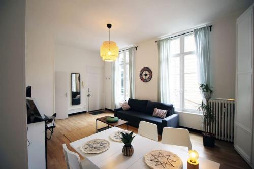 Photo de la galerie de l'établissement Charmant T2 vue sur cathédrale, à Amiens