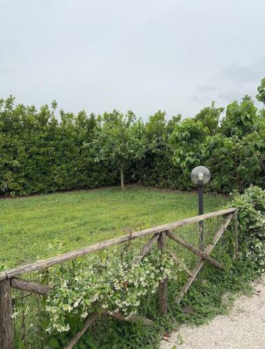 Κήπος έξω από το Casa 22 Paestum