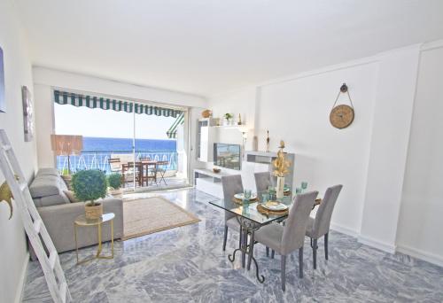 Luxury Sea Front Condo Milord