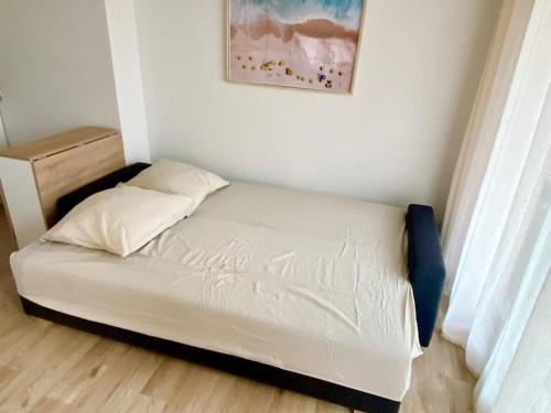 Cette chambre comprend : dans l'établissement Grande terrasse Cœur Port Fréjus 5 pers, à Fréjus