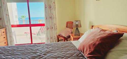 Seaside Serenity: 1BR with Breathtaking Ocean View