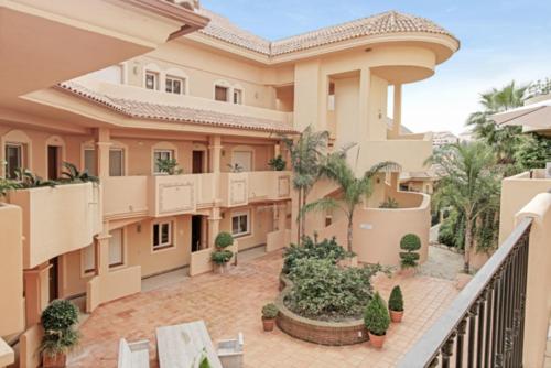 Aloha Hill Club LLuxury 5 Star Golf Resort Near Puerto Banus and Marbella