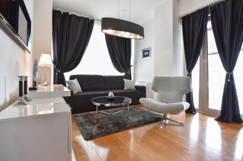 Gallery image of PREMIUM Tre canne apart "A" in Budva