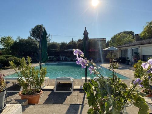 Πισίνα στο ή κοντά στο Chambre d'hôtes chez Maguy B-Villa Makeire