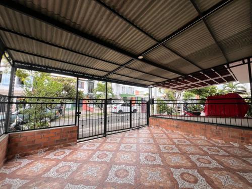 Μπαλκόνι ή βεράντα στο Casa amplia cerca a UKUMARI parque CONSOTA y excelentes restaurantes