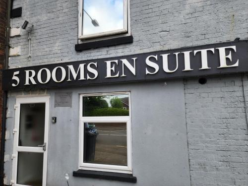 Galería fotográfica de THE NEW Accommodation FREE complementary breakfast en Tibshelf