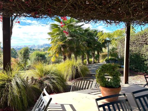 Κήπος έξω από το Peppertree lodge