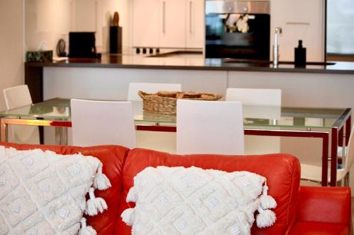 Dapur atau dapur kecil di Breeze Beachfront Apartment