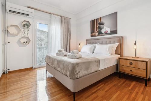 Two-Bedroom Apartment in Pagrati