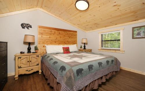 En eller flere senge i et værelse på Over the Top