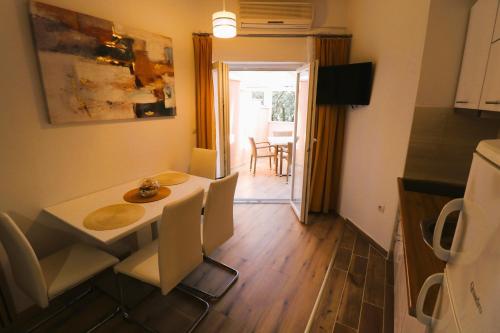 Gambar di galeri bagi Apartmani Bilokapić Primošten di Primošten