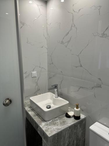 Ένα μπάνιο στο Pefki apartments