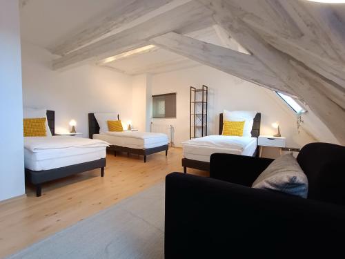 Postel nebo postele na pokoji v ubytování Altdorf zentral, Stadtnähe NBG • Toplage 96qm 3Zi