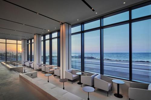 Posezení v ubytování Shilla Stay Plus Iho Tewoo Ocean Front