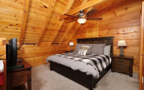 Ліжко або ліжка в номері Gatlinburg Secret Splash