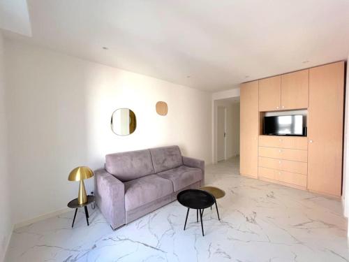 JOLI STUDIO - Studio neuf terrasse Clim WI-FI 2 min. des plages