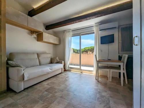 Appartement Pinède Piscine Clim proche Plage du village naturiste