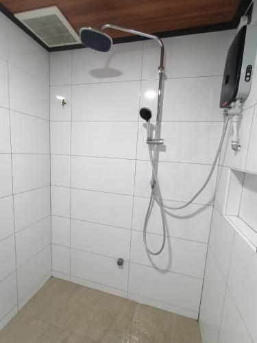 Ένα μπάνιο στο 1188 GUEST HOUSE