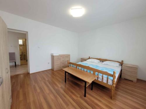 Posteľ alebo postele v izbe v ubytovaní Apartment in Senj 27642