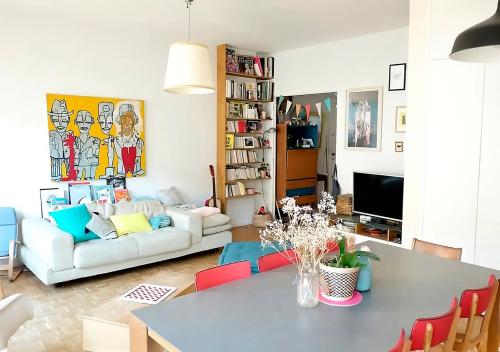 Sunny apartment Garibaldi Port, FREE Private parking