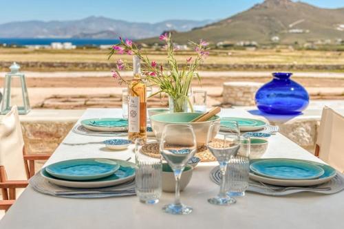 Φωτογραφία από το άλμπουμ του Paros Sea View Eco - Aetherian Ciel Villas, Aktaia σε Mármara