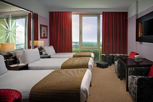 Katil atau katil-katil dalam bilik di Carlton Hotel Blanchardstown