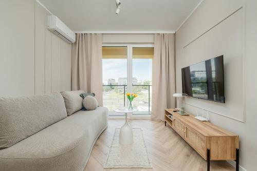 Modern Apartment with Parking and Air-Conditioning in Wrocław by Noclegi Renters